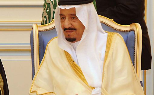 У саудовского короля "высокая температура", ему предстоит пройти обследование