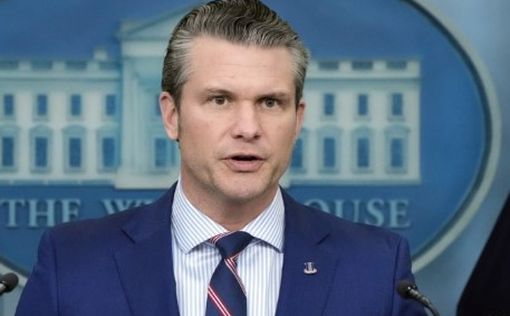 WSJ: Хегсет взял жену на важные встречи