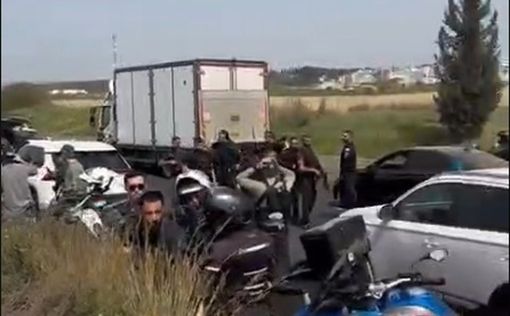 Полиция задержала автомобиль с девятью нелегалами