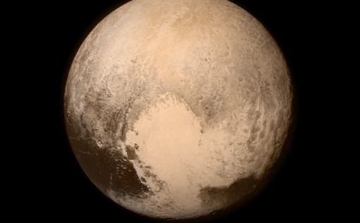 NASA показало видео пролета над поверхностью Плутона