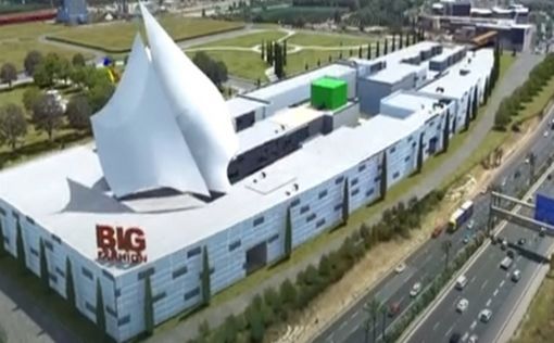 Светские против религиозных: конфликт вокруг работы BIG Fashion Glilot в шаббат