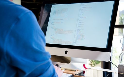 Мошенники шантажировали израильтян с помощью фейковых профилей проституток